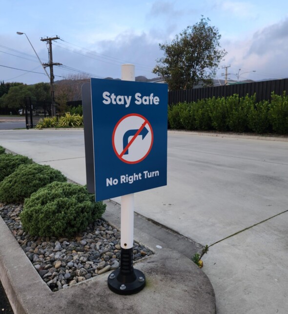 Flexible Sign Post