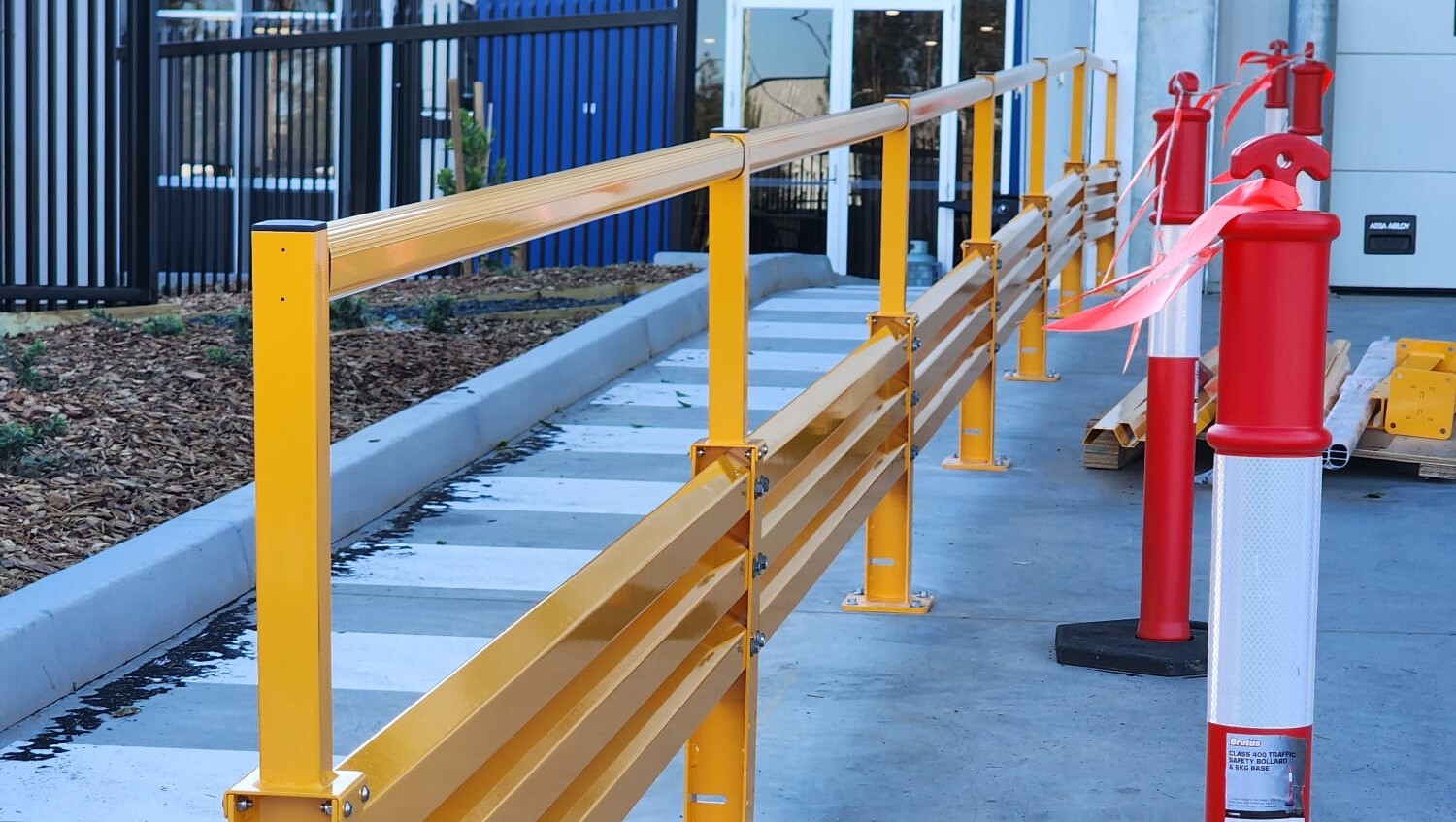 Minus 1 walkway barrier